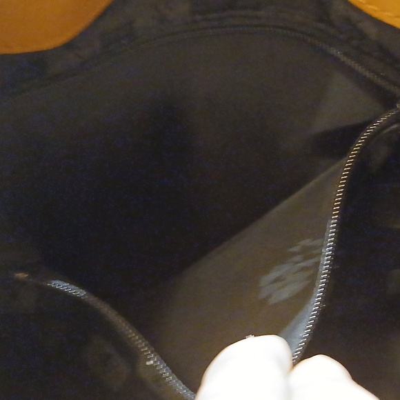 Stylish Black and Tan Men's Bag - Picture 14 of 16